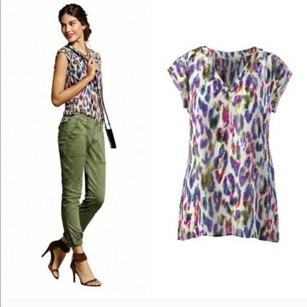 • Cabi • 5027 Plum Feather Print Blouse Medium